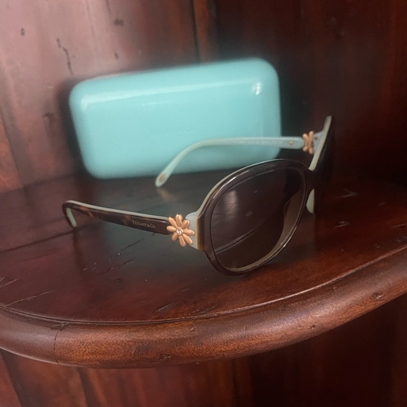 Tiffany & Co. Havana Brown Sunglasses - Picture 6 of 8